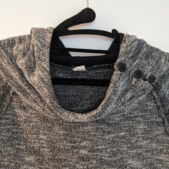 Roxy ladies medium hooded sweatshirt - Picture 12 of 16